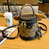 欧美时尚女士包包女2026新款高级感轻奢印花女包圆筒包单肩斜挎包复古手提包小包水桶包