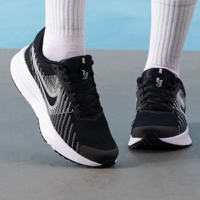 耐克(NIKE)女鞋新款运动鞋健身训练瑜伽锻炼缓震耐磨轻便透气跑步鞋HM9593-002 ZP