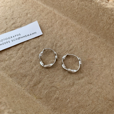 999纯银莫比乌斯耳圈耳环女气质素圈耳钉养耳洞睡觉免摘耳饰送女朋友老婆情人节七夕生日礼物