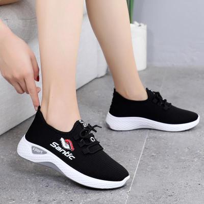 奔典品牌飞织布面运动鞋女春夏秋冬季2020新款透气百搭休闲轻便软底跑步鞋