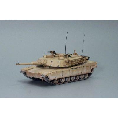 小号手二战美军m1a2坦克模型仿真1/35履带式M1A1拼装坦克世界军事1/35M1A1主战坦克