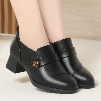 年新款妈妈鞋粗跟深口中年防滑女鞋