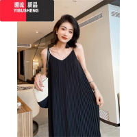 YIBUSHENG2024新款设计感小众宽松气质V领百褶吊带裙女长款卡其色连衣裙