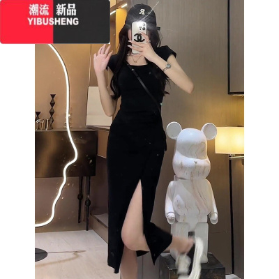 YIBUSHENG黑色方领连衣裙女2024季新款法式高级设计感收腰显瘦开叉长裙子