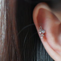 韩国彩光蝴蝶小花朵耳骨钉耳蜗耳门钉送女朋友老婆情人节七夕生日礼物