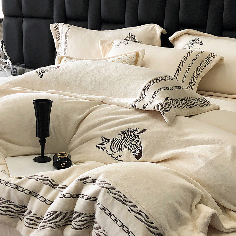 轻奢秋冬高档保暖牛奶绒四件套斑马精致刺绣被套软糯亲肤床品