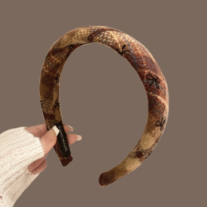 秋冬毛呢宽边格子发箍女外出百搭头饰简约时尚高颅顶压发头箍发饰送女朋友老婆情人节七夕生日礼物 卡其色格子发箍