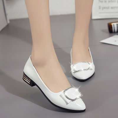 迈凯恩品牌单鞋女2020春季新款尖头中跟粗跟鞋水钻方扣单鞋PU女鞋乐福单鞋