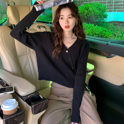 [3件8.5折110.4元,叠加优惠券]唐狮假门襟抽绳设计感套头V领毛衣女新款春秋黑色针织衫qd